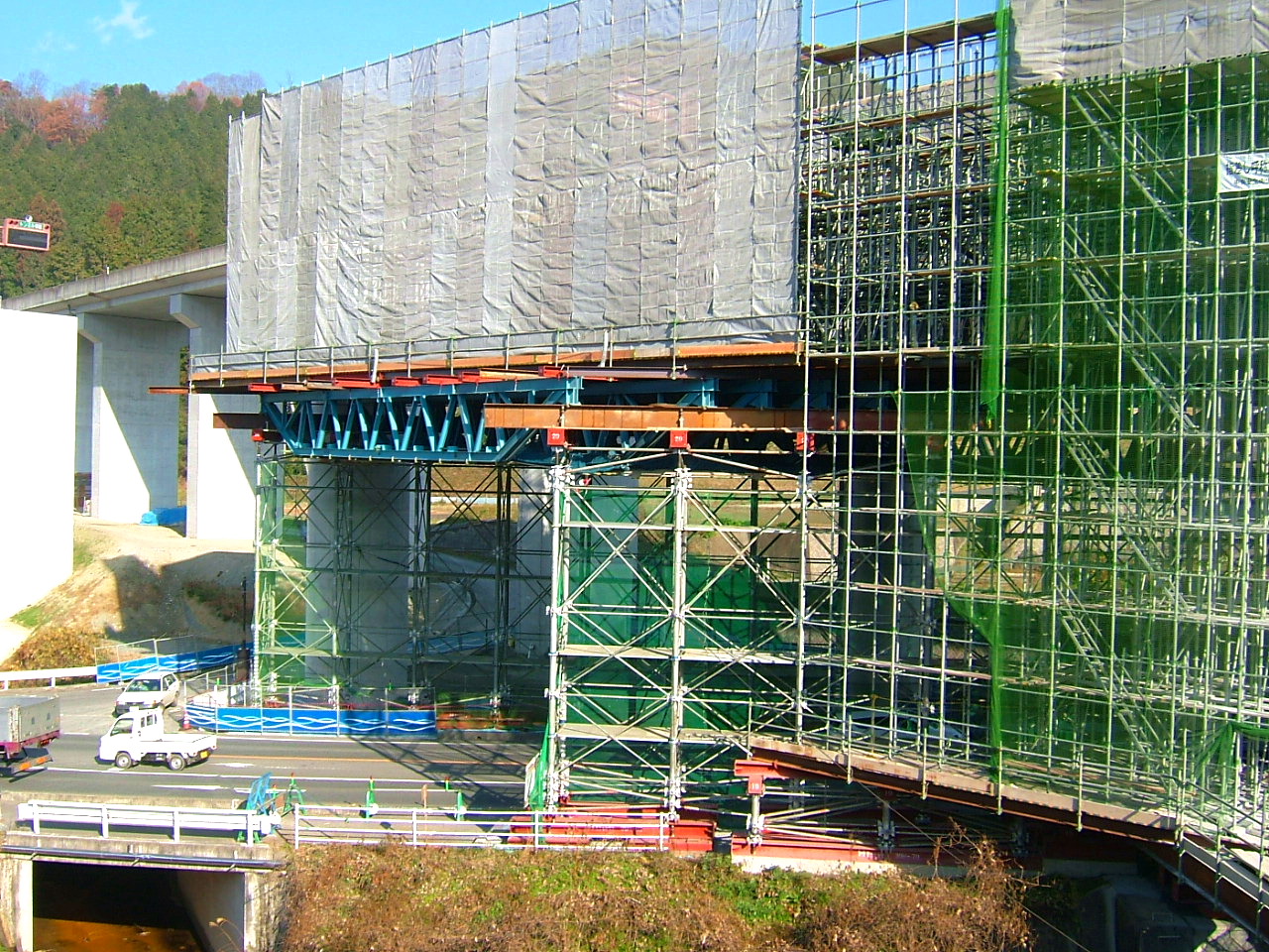 ポステン　PC橋　（NEXCO　米子自動車道 中原高架橋）